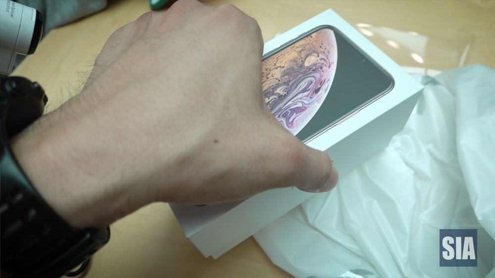 iPhone Japan tour.00_04_12_24.Still013.jpg