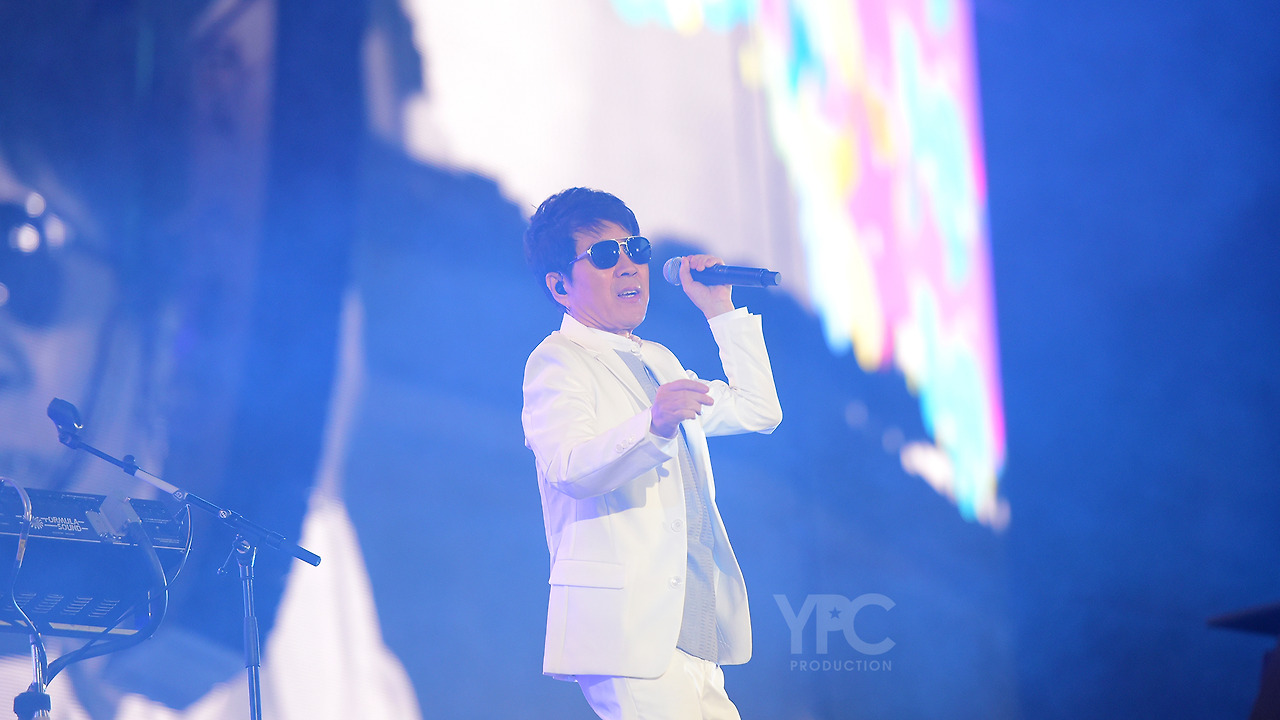 조용필 공연 모습.jpg