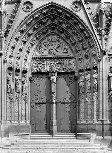 Cathédrale_Notre-Dame_-_Portail_du_transept_sud,_partie_centrale_-_Paris_04_-_Médiathèque_de_l'architecture_et_du_patrimoine_-_APMH00014092.jpg