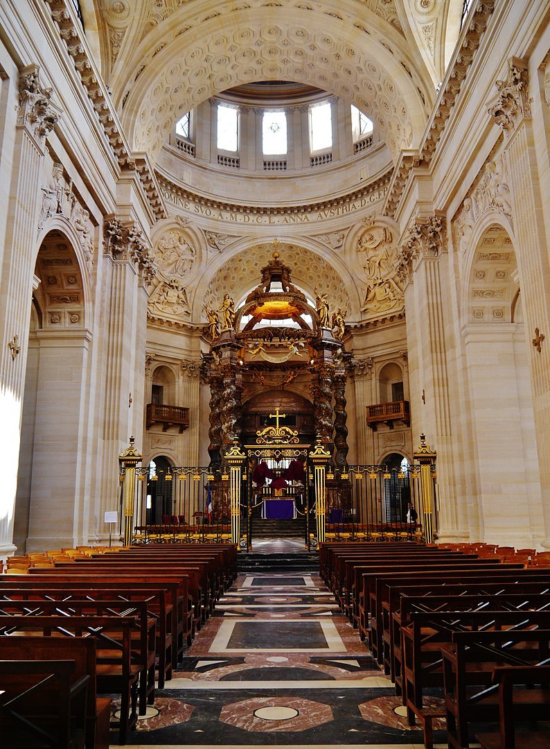 794px-Paris_Val-de-Grâce_Kirche_Innen_Langhaus_Ost_1.jpg
