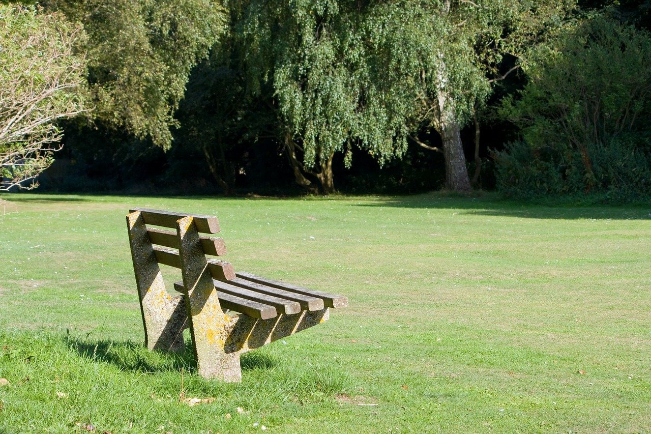 bench-220399_1280.jpg