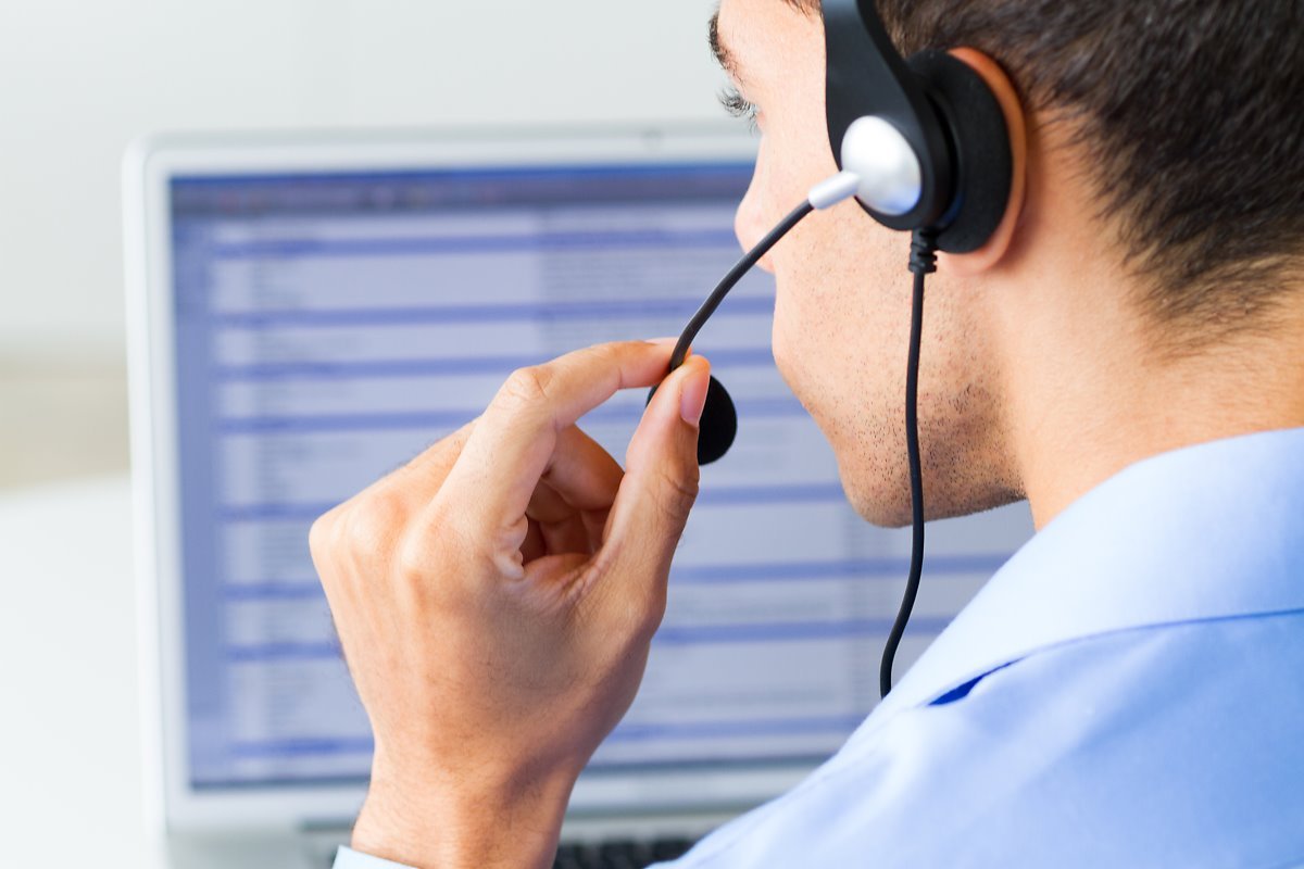 telemarketer-thinkstock-100666744-orig.jpg