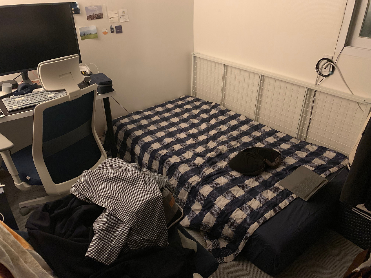 노란빛 간접등.jpg