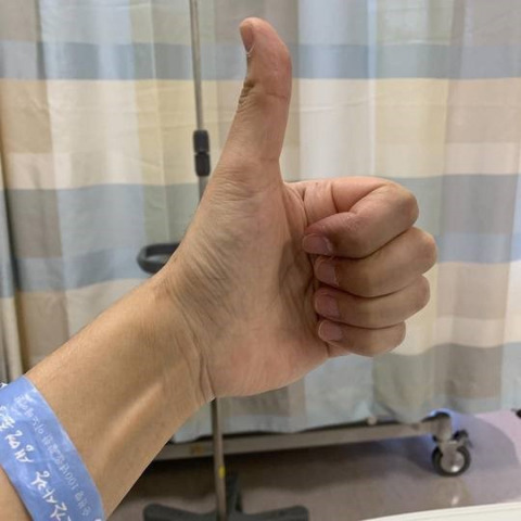 살아있음의 무게_허지웅.jpg