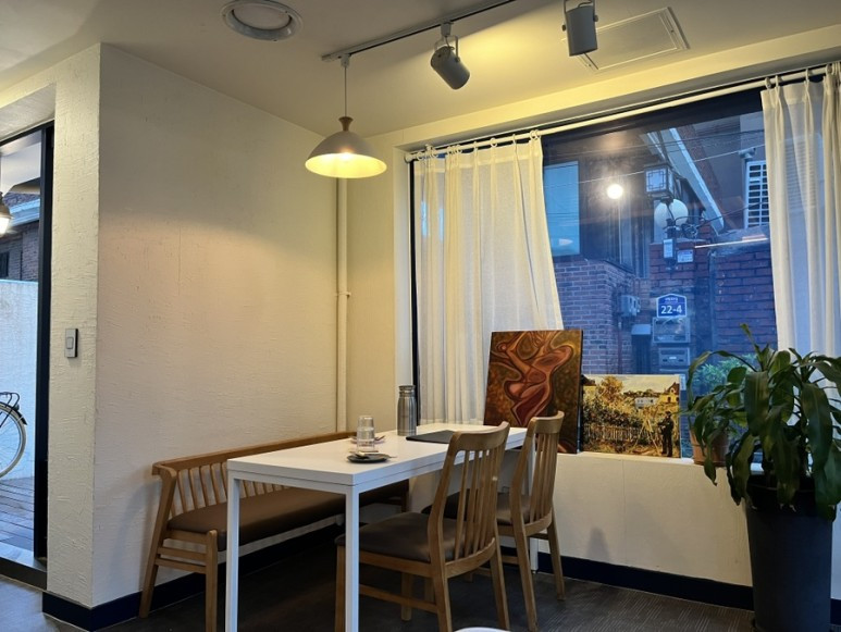 소개팅 남녀 자리.jpg