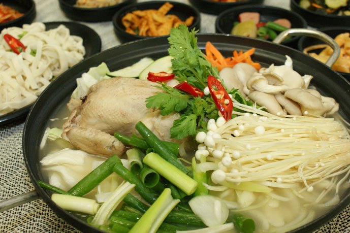 닭한마리칼국수.jpg