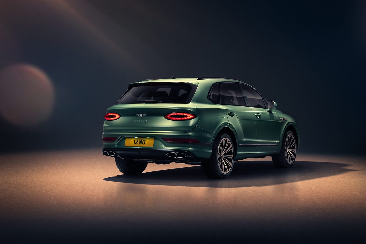 New-Bentayga-Alpine-Green-8-2400x1601.jpg
