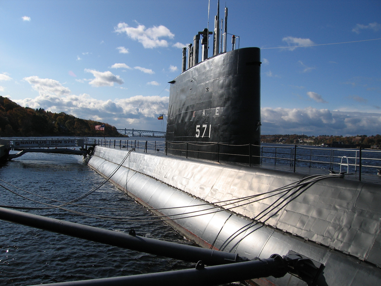 USS_Nautilus_SSN571.jpg