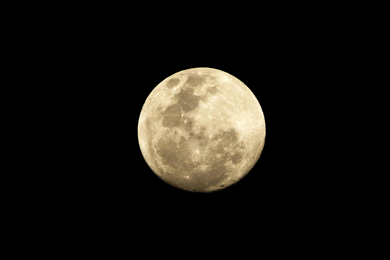 moon-1754740.jpg