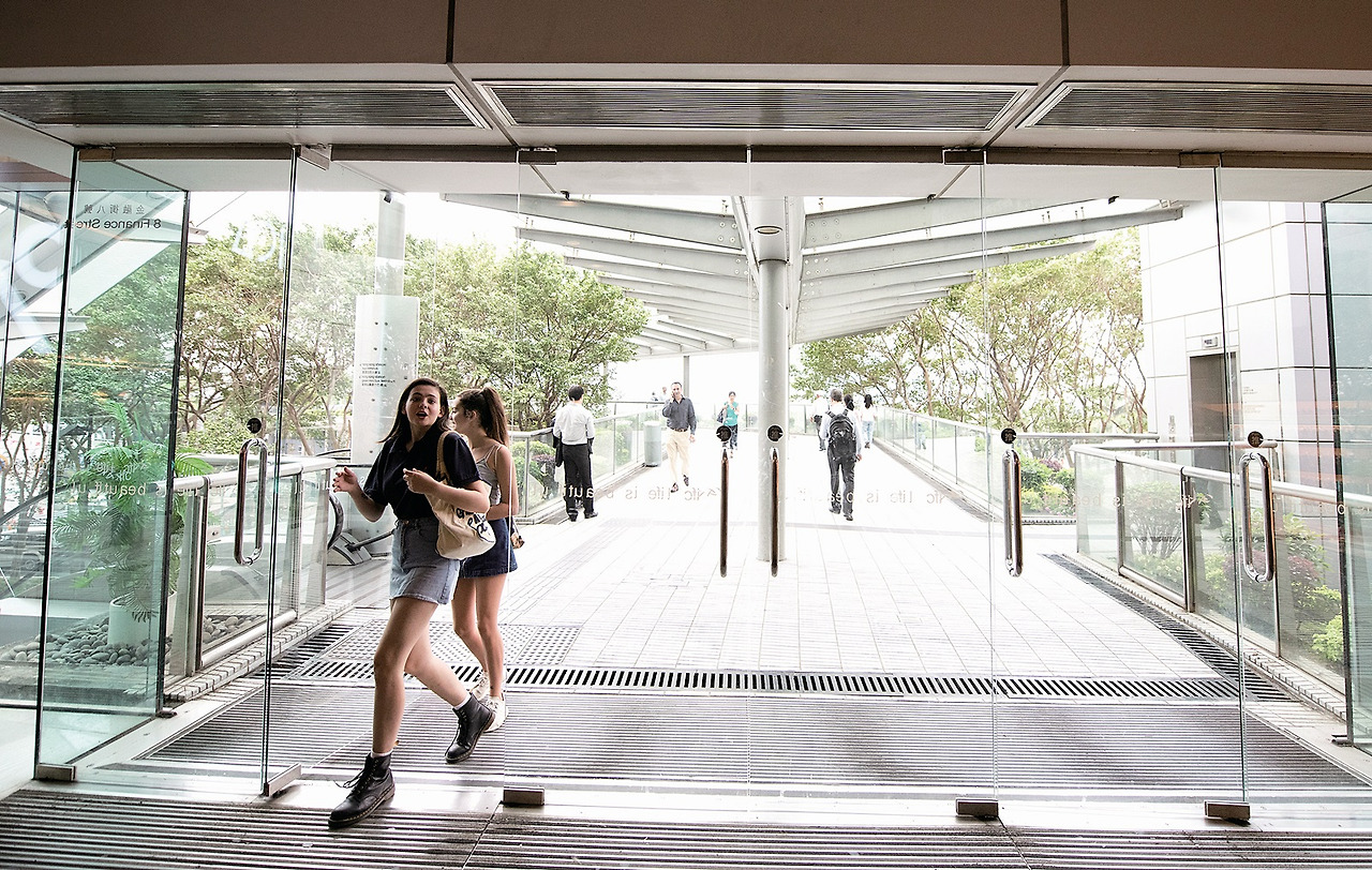 malling_ifc mall01.jpg