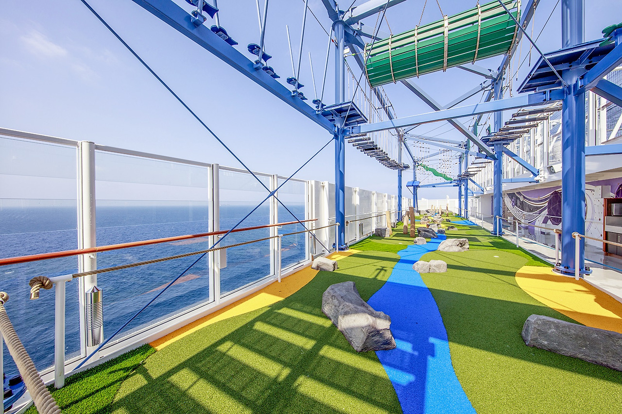 WDR_Mini Golf _ Ropes Course_04.jpg