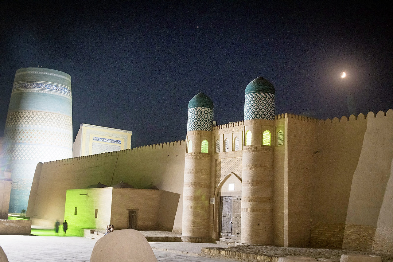 히바_밤의 이찬칼라.jpg