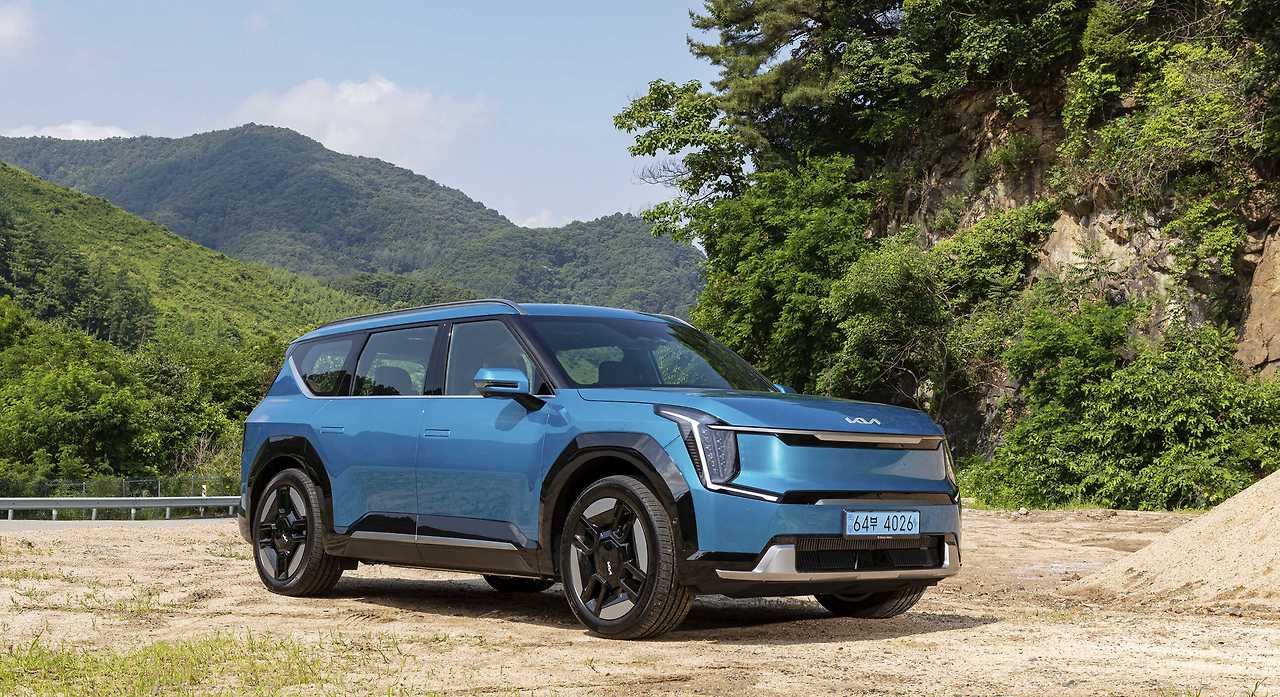 2023-kia-ev9-firstdrive1.jpg