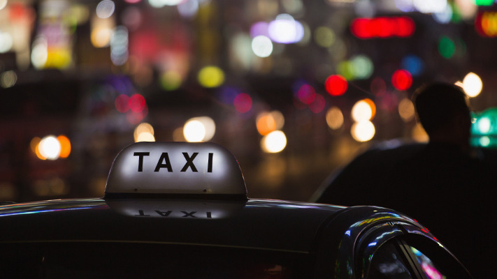 taxi-driver-hidden-savior (7).jpg