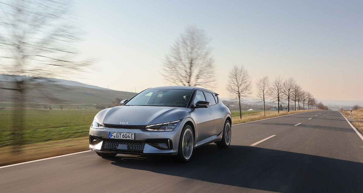 2022-kia-ev6-carwow-race5.jpg