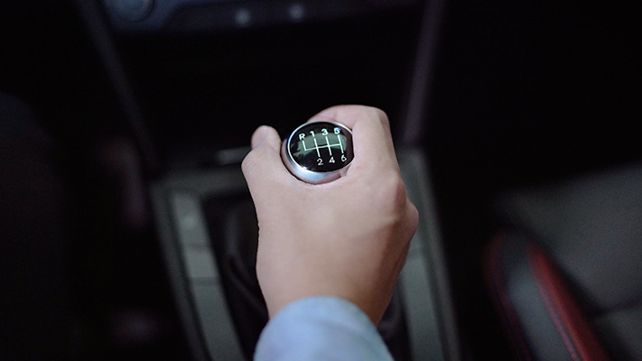 manual-transmission-driving (6).jpg