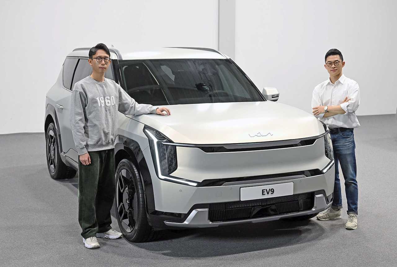 2023-kia-ev9-ex-designer-interview2.jpg