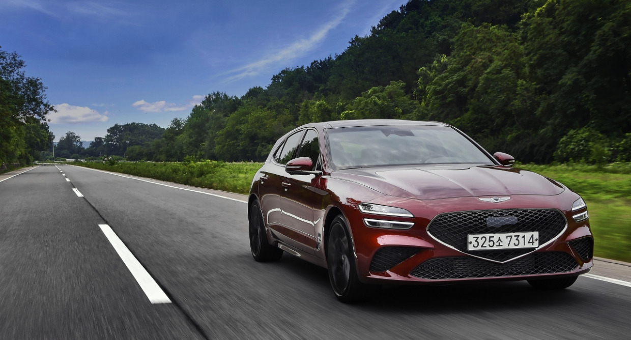 2022-genesis-g70-sb-drive1.jpg