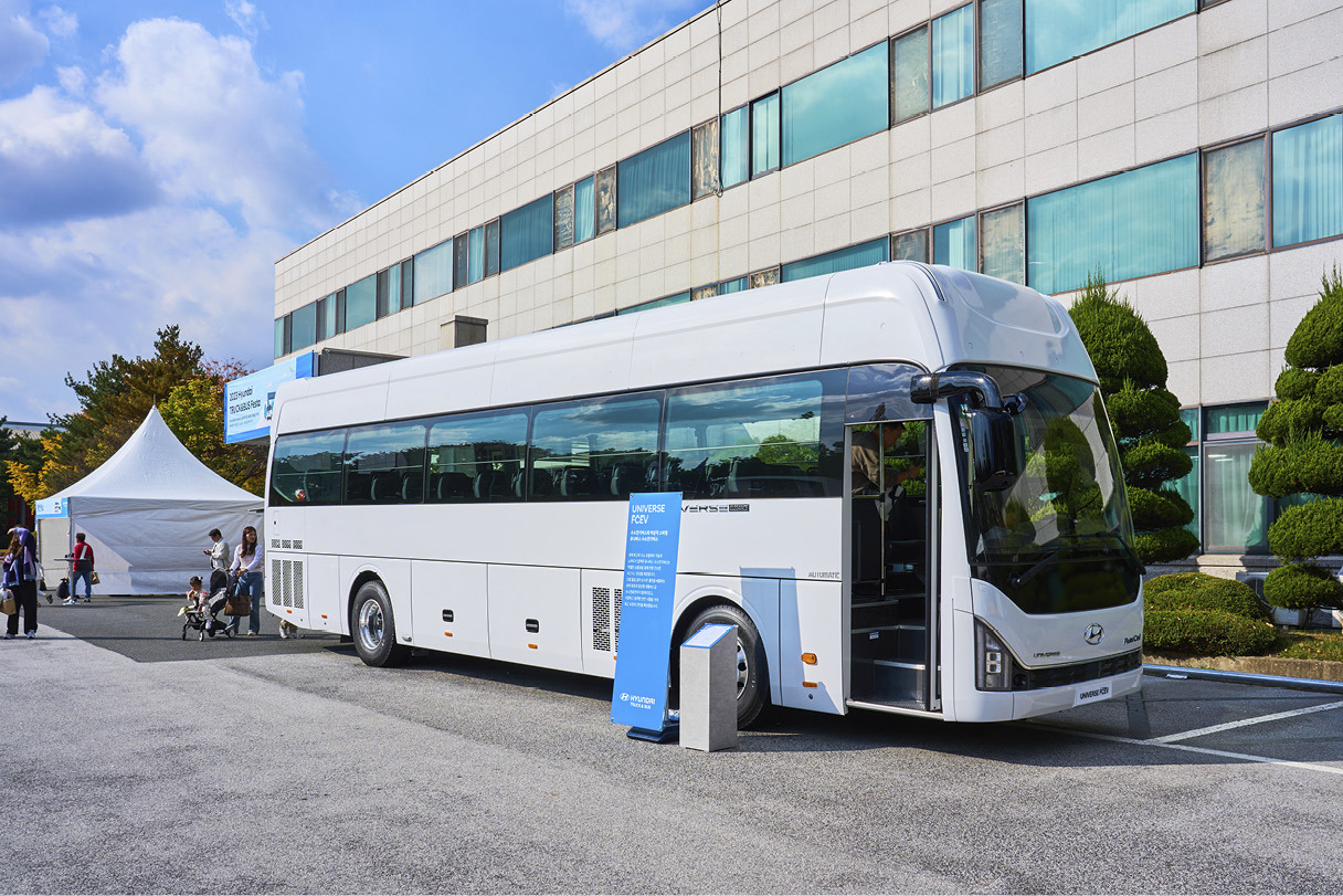 2023-Hyundai-Truck-Bus-Festa4.jpg