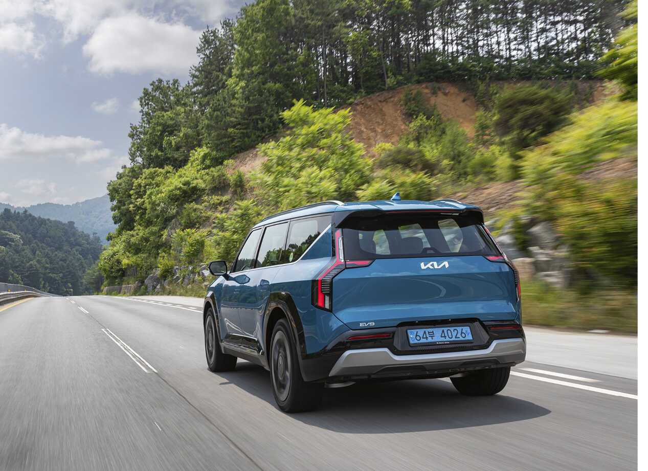 2023-kia-ev9-firstdrive4.jpg