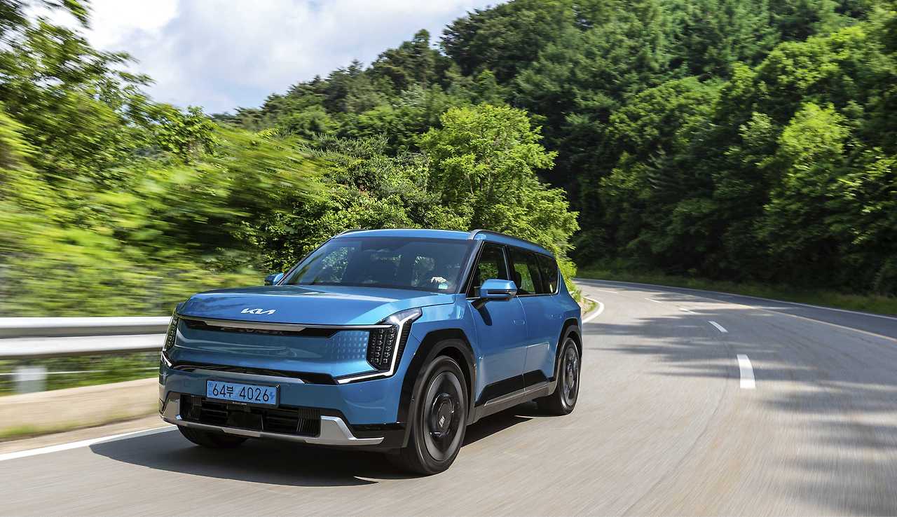 2023-kia-ev9-firstdrive2.jpg