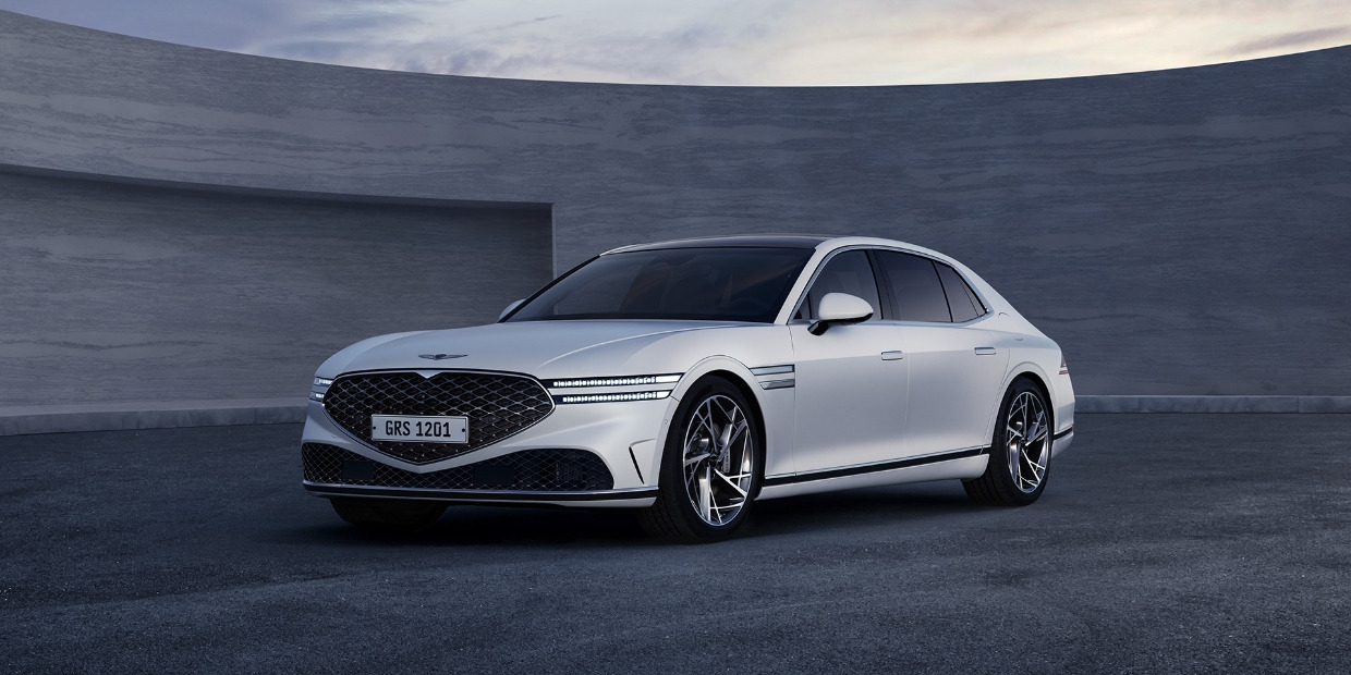 2022-genesis-g90-healthcare16.jpg