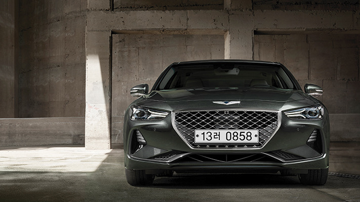 genesis-g70-launch (2).jpg