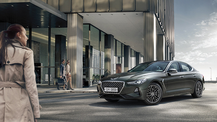 genesis-g70-launch (8).jpg