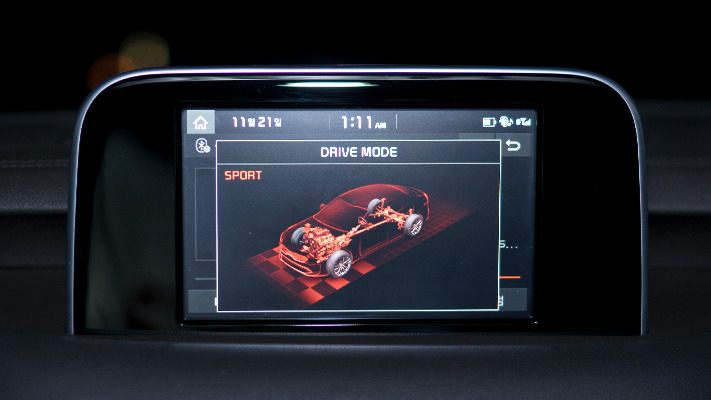 hyundai-personalization-driving-sportscar (4).jpg