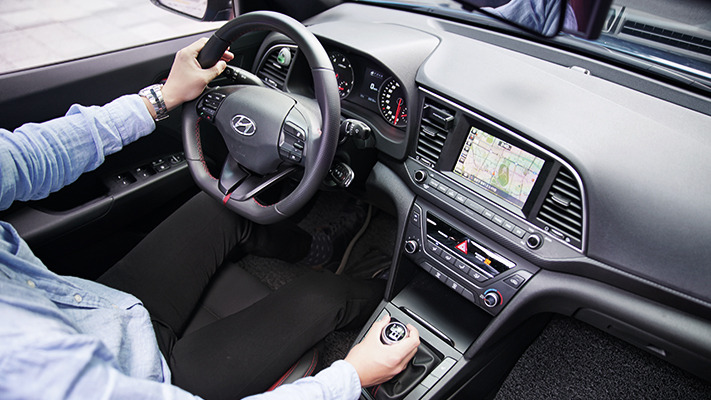 manual-transmission-driving (2).jpg