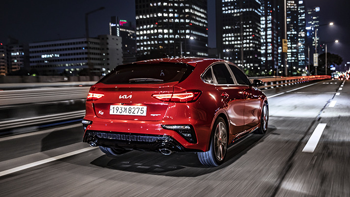 kia-k3-gt-night-drive-m5.jpg