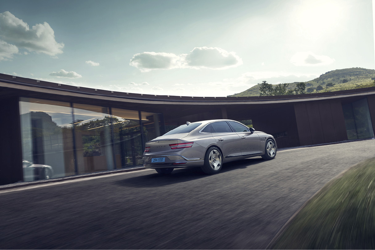 2024-genesis-g80ev-q&a5.jpg