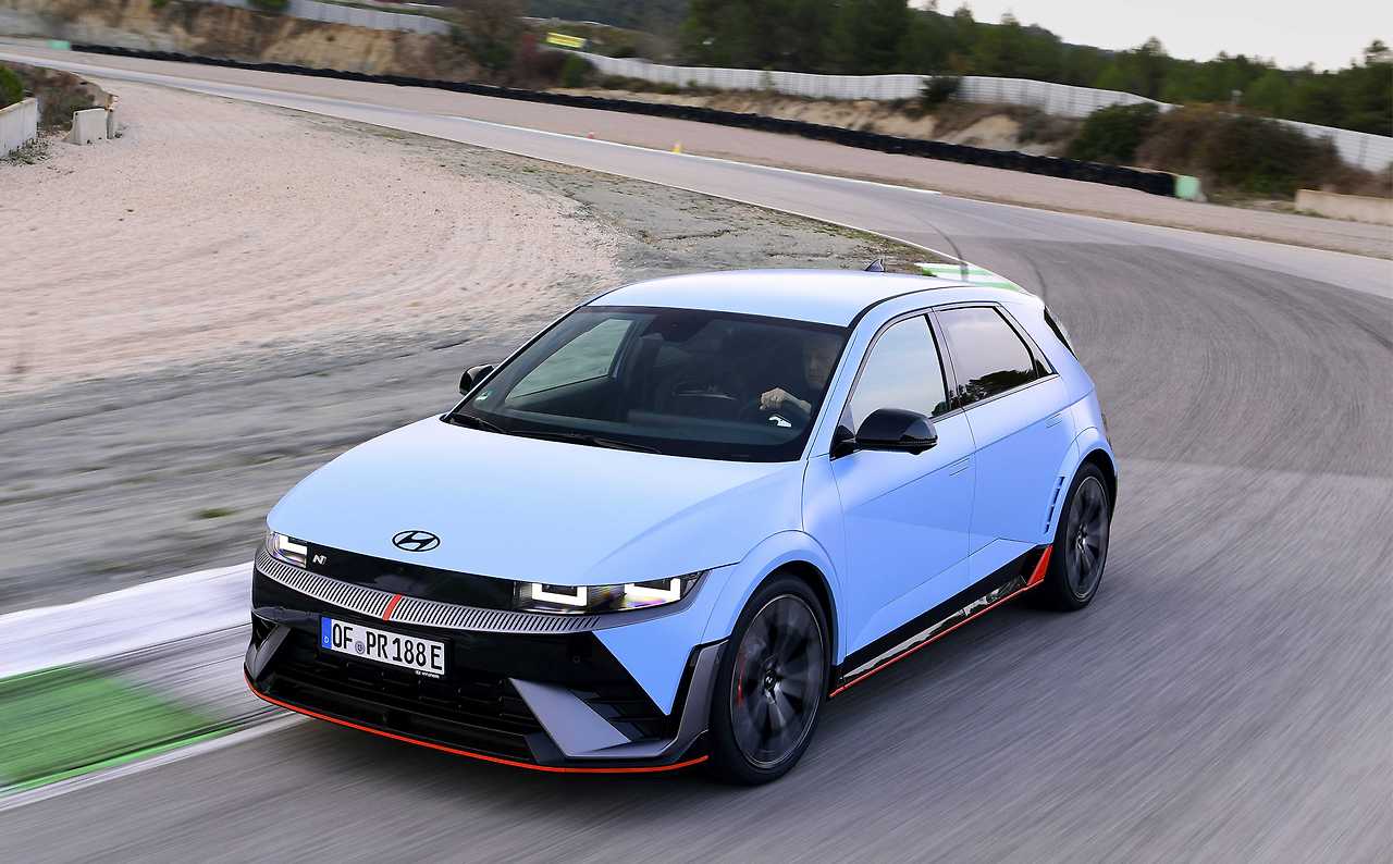 2024-az-ioniq5n-group-test1.jpg
