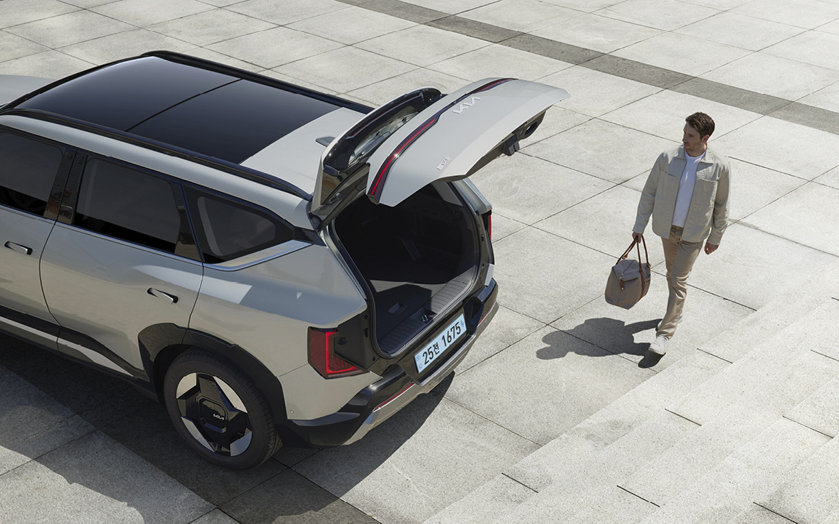 2025-kia-ev5-package-interview3.jpg