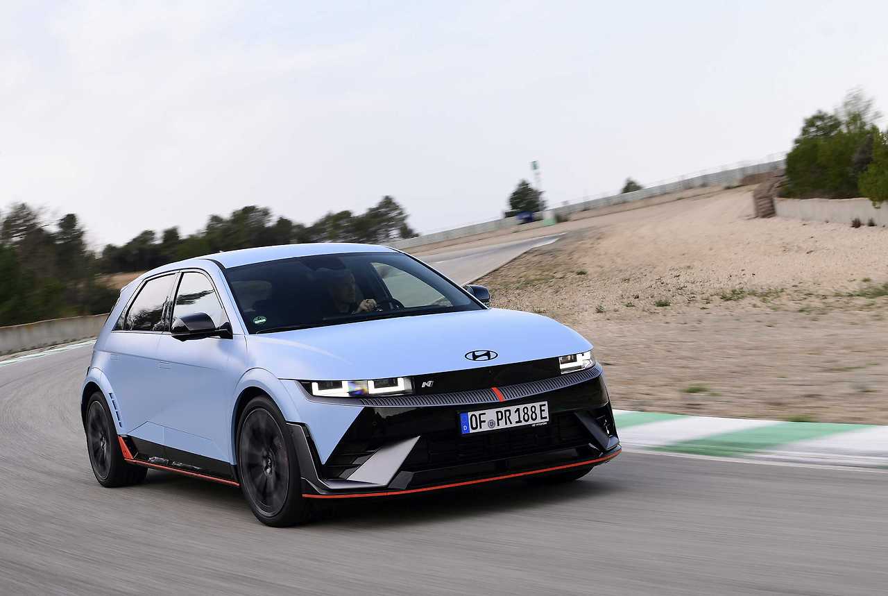 2024-az-ioniq5n-group-test2.jpg