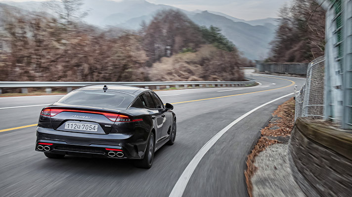 kia-stinger-photo09.jpg