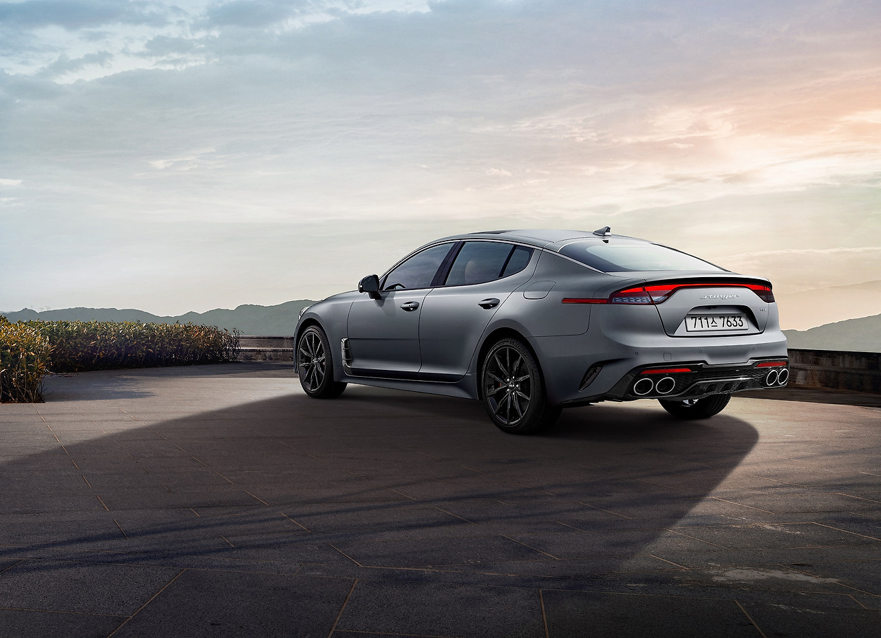 KIA_STINGER_TRIBUTE_02.jpg