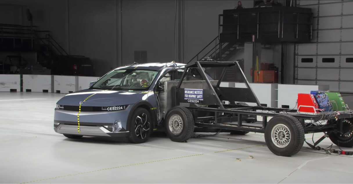 iihs_hmg_egmp_0008.jpg