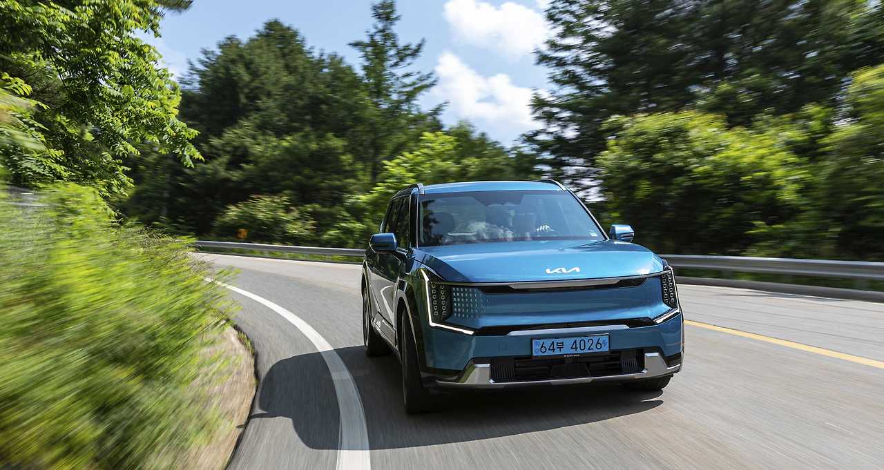 2023-kia-ev9-firstdrive6.jpg