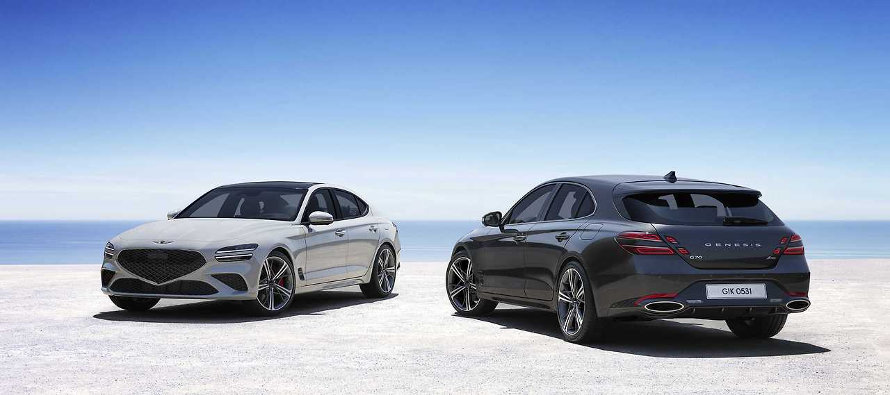 2023-Genesis-G70-Commercial3.jpg