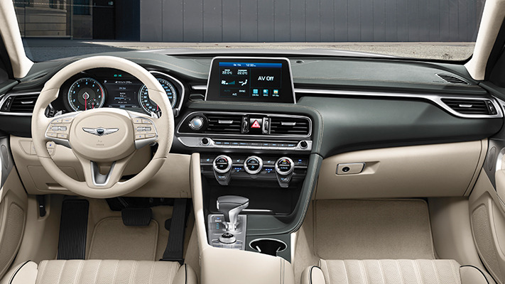 genesis-g70-launch (3).jpg