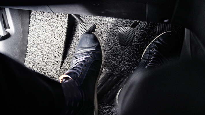 manual-transmission-driving (7).jpg