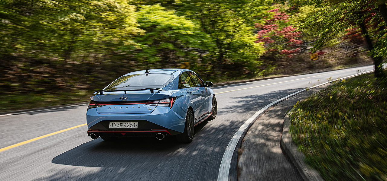 2022-hyundai-avante-n-winding-drive10.jpg