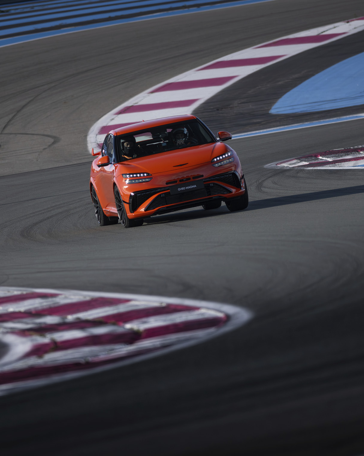 2025-genesis-magma-gv60-codrive12.jpg