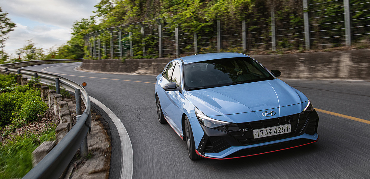 2022-hyundai-avante-n-winding-drive13.jpg
