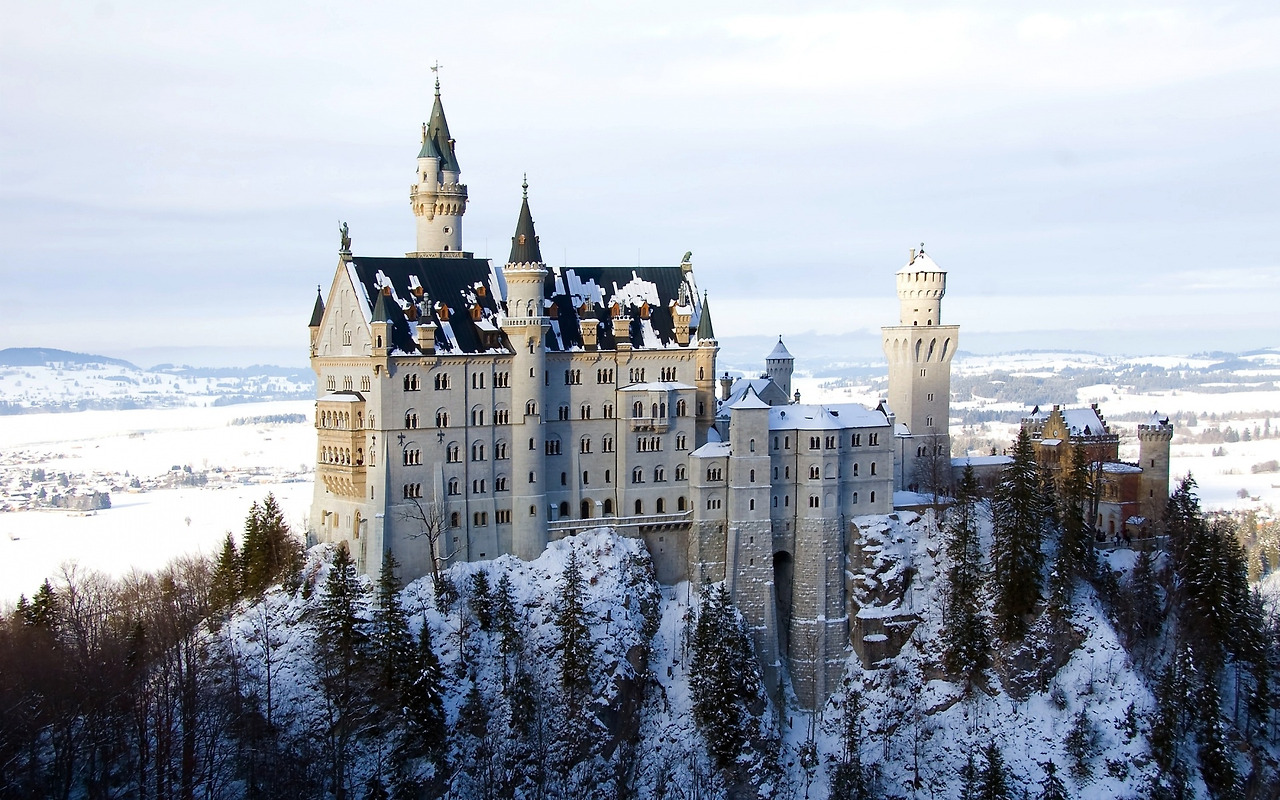 neuschwanstein-701732.jpg
