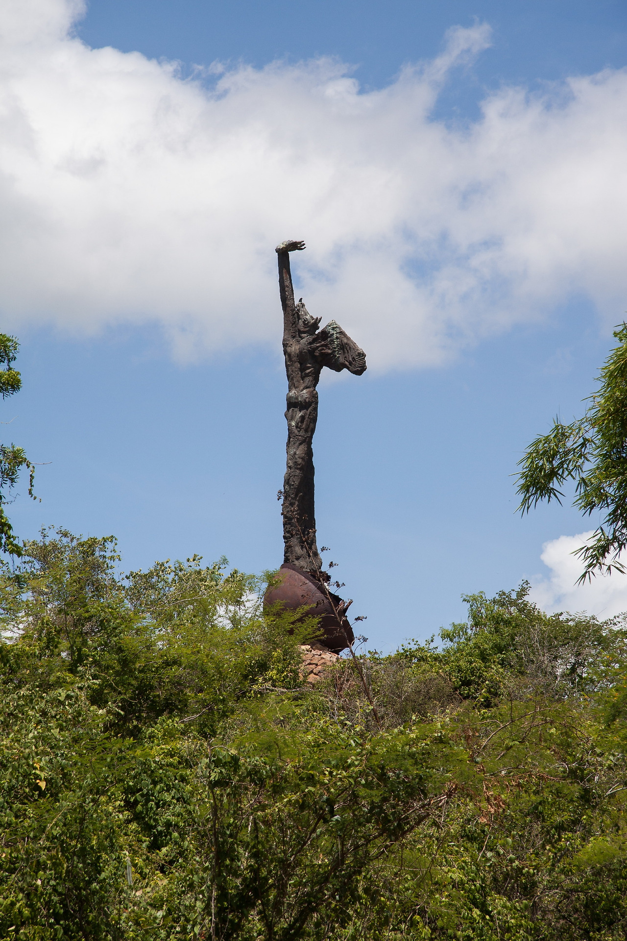 Monumento_al_cimarrón_El_Cobre_002 (1).jpg