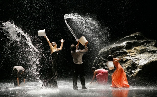 pinabausch-vollmond-ensemble-c-laurentphilippe__large.jpg