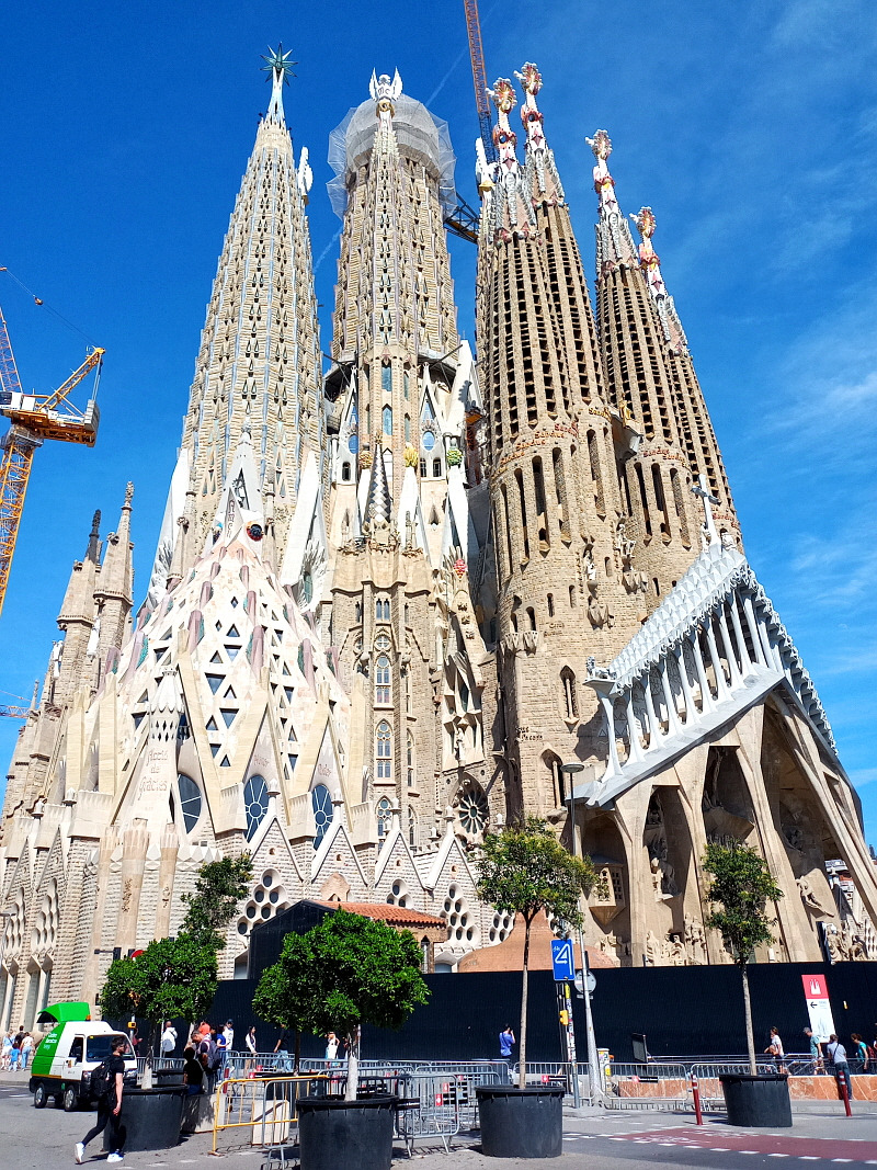 sagrada_familia_1.jpg