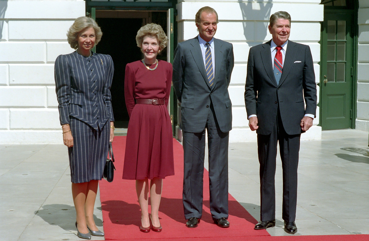 Ronald_Reagan,_Nancy_Reagan,_King_Juan_Carlos_I,_and_Queen_Sophia.jpg